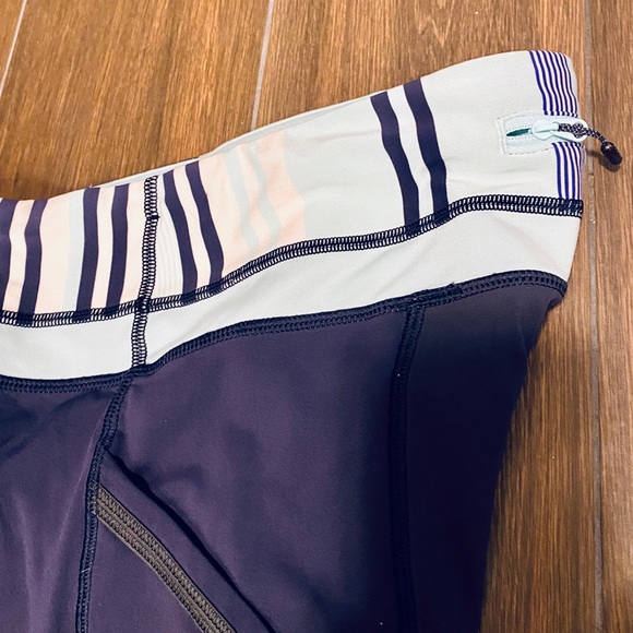 LULULEMON RUN A MARATHON CROP II, Size 4 - Picture 9 of 13